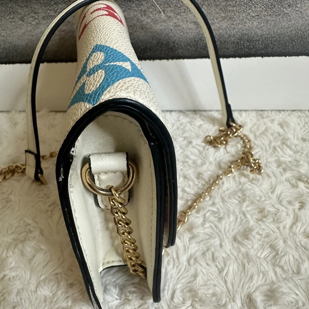Stylish Cream Designer inspired Crossbody Bag - Picture 4 of 7